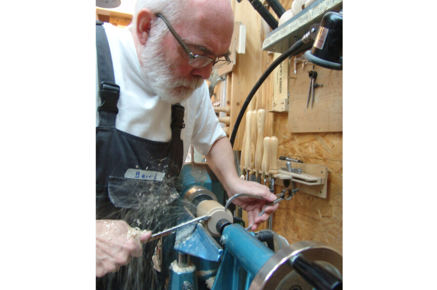 Werkstattaktion-mit-Greifzirkel-und-Vierkantmeißel